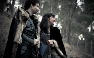 Illustration for article titled Game Of Thrones engagement shoots announce: The Wedding is Coming